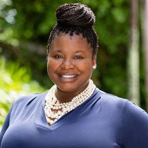 Photo of Robyn Lawrence