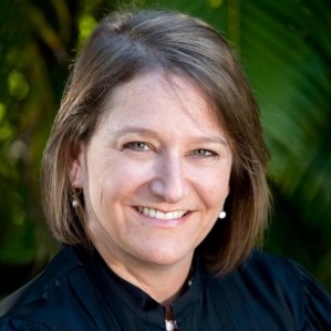 Photo of Lisa Van Dien