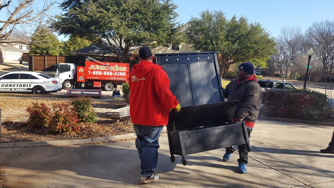 Eviction Set Out Service and Haul Away