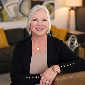 Photo of Michelle Ford