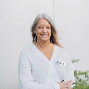 Photo of Valerie Knight