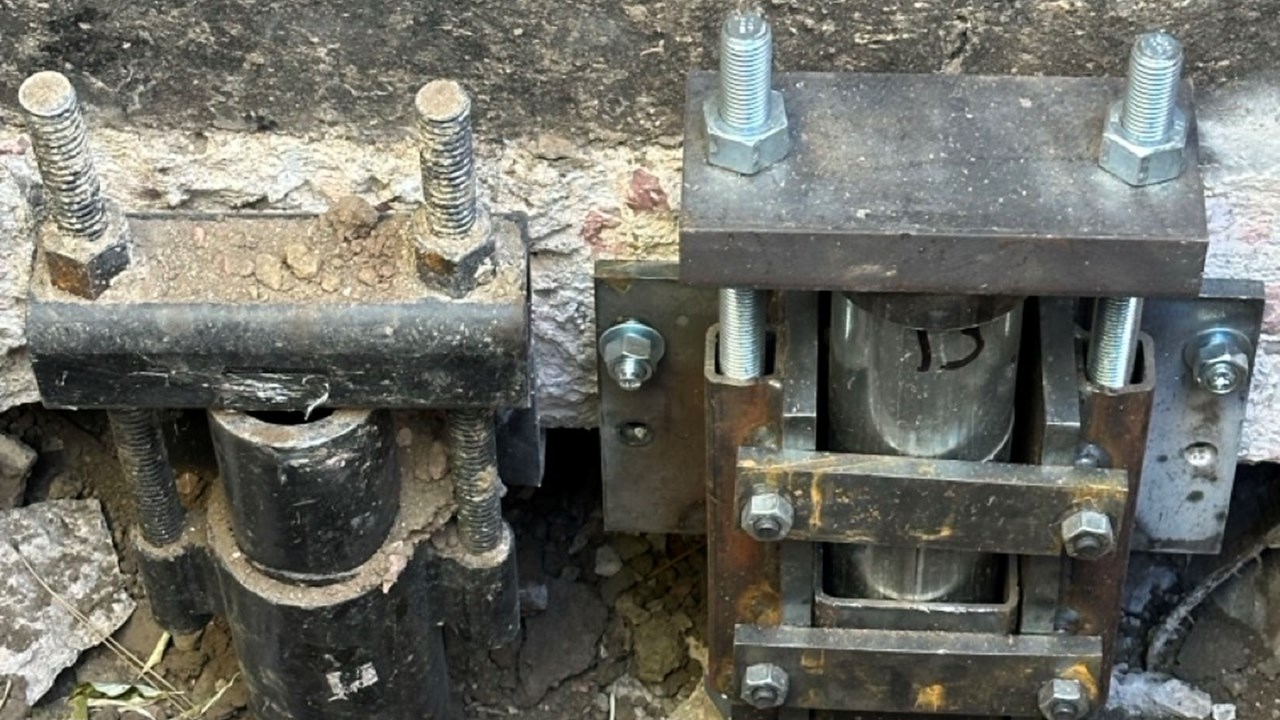 Eccentric piers (on right) 
