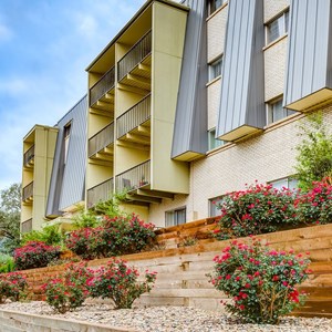 Flats at Pinecliff