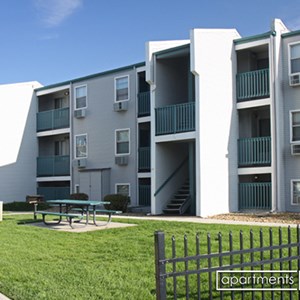 Lincoln Springs Apartments