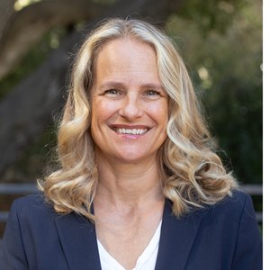 Photo of Rebecca Heller