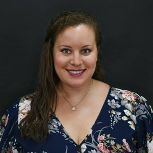 Photo of Lindsey Leake