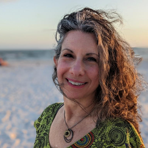 Photo of Lynn Arditi