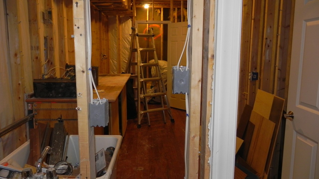 Flood Cleanup and Water Damage Restoration | Emergency Drying Services