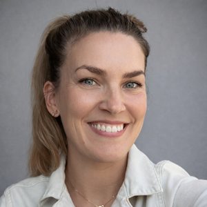 Photo of Alison Farr