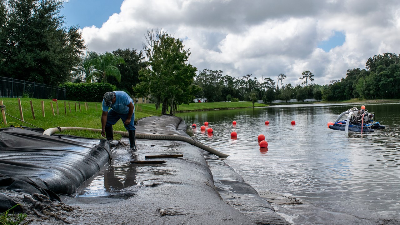 Low-impact shoreline restoration through pump dredging