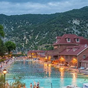 Photo of Glenwood Hot Springs and Hotel 1888