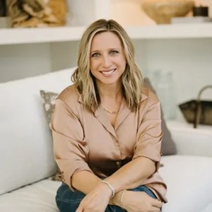 Photo of Bonnie Schechter