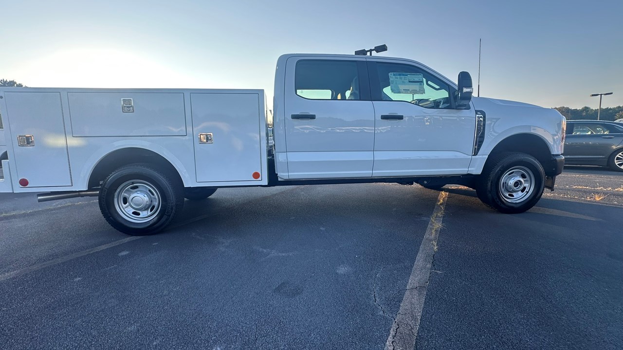 2026 F250 CREW CAB WITH 8FT SERVICE BODY