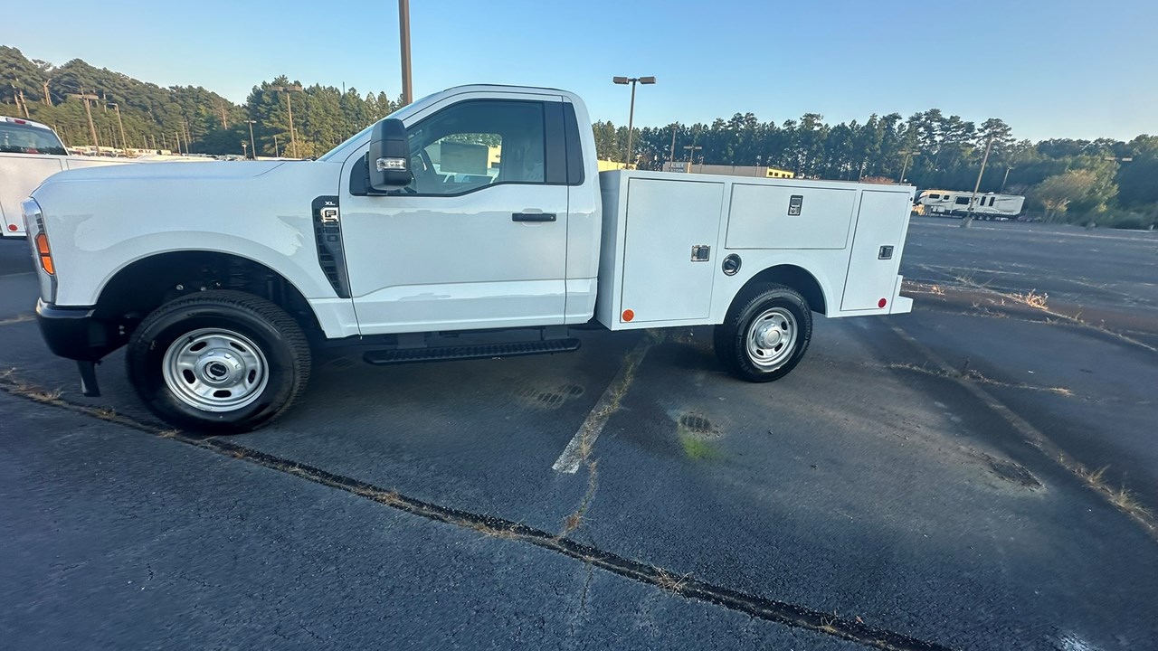 2024 F250 WITH 8 FT SERVICE BODY