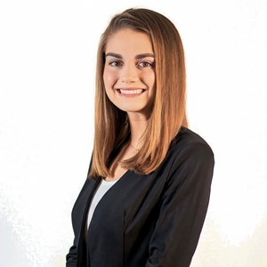 Photo of Brooke Robinson