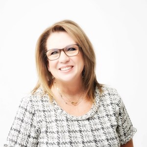 Photo of Paula Travis