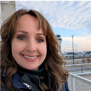 Photo of Nichole MacMillen