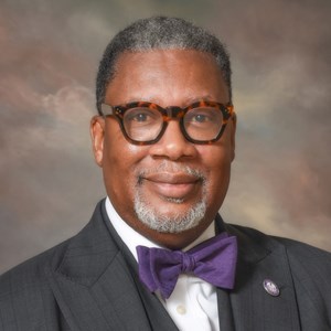 Photo of Dr. Lester McCorn