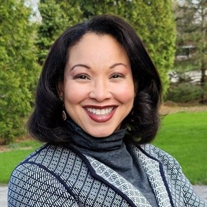 Photo of Dr. Mia Alexander-Snow