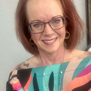 Suzanne Comer