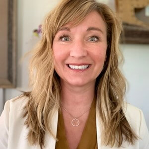 Dr. Erin Senkowski