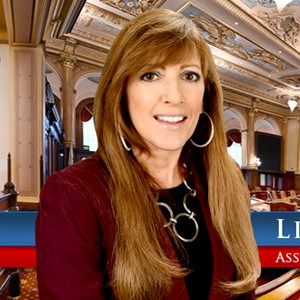 Leader Linda Holmes