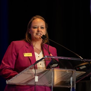 Photo of Laura Mantle-Grunden
