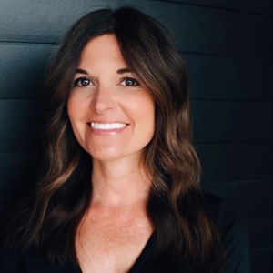 Photo of Kristin Luna