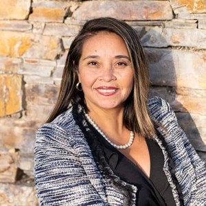 Photo of Laura Gnewuch