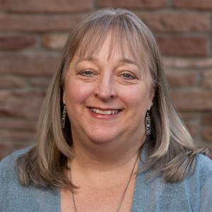 Photo of Leslie Reynolds