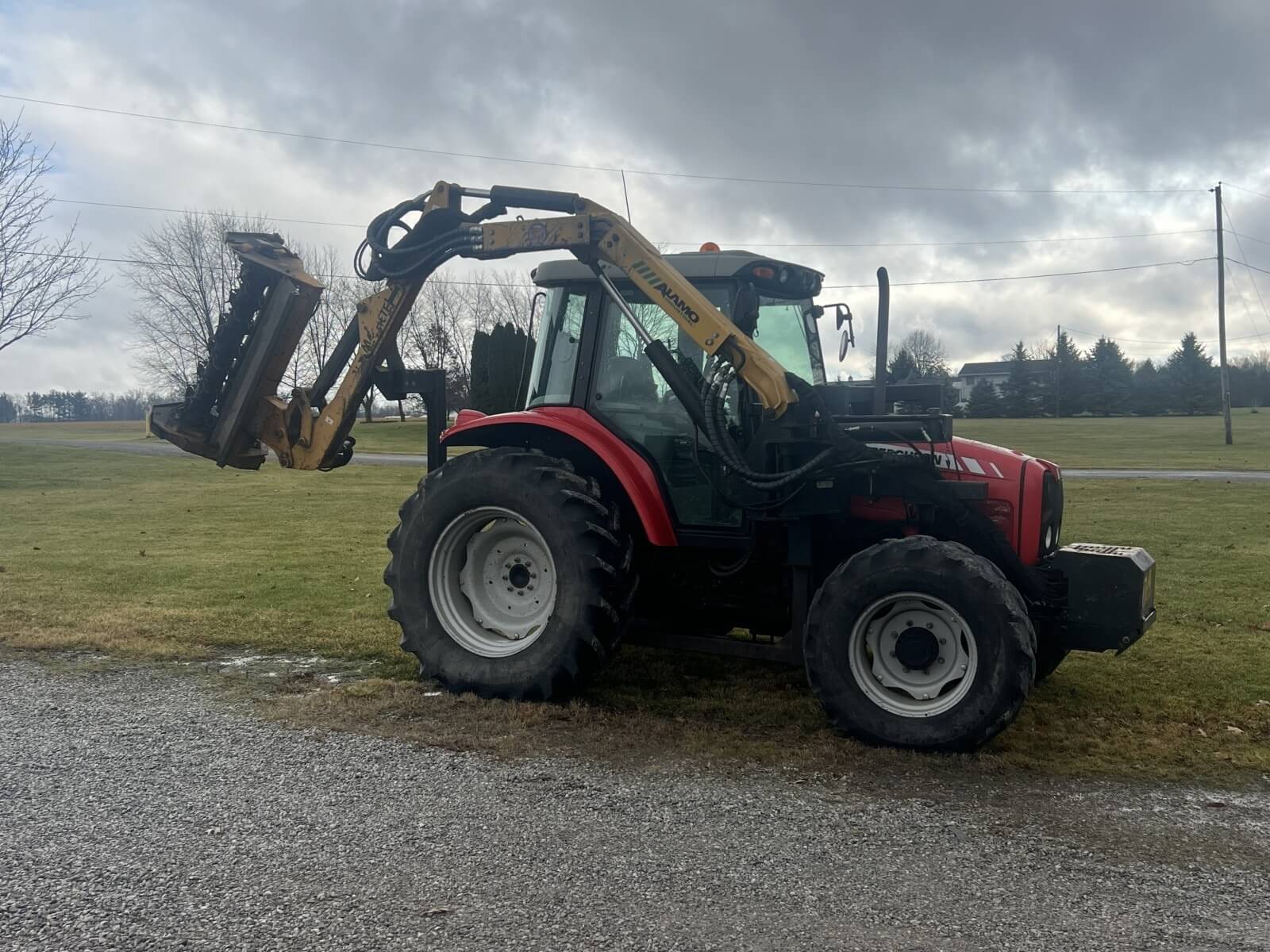 Photo of 2004 Massey Ferguson 5455 Tractor