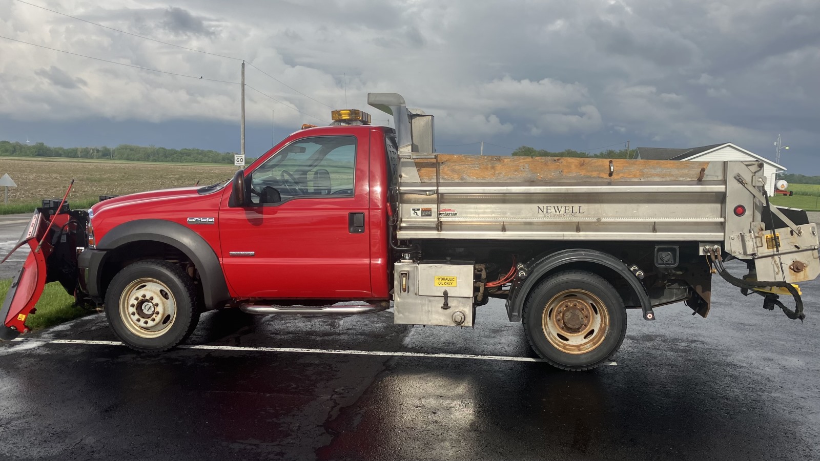 Photo of 2005 Ford F450 Super Duty Dump Truck
