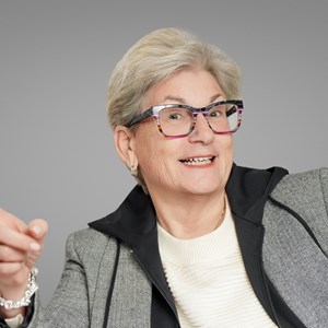 Photo of Lauren Schlau