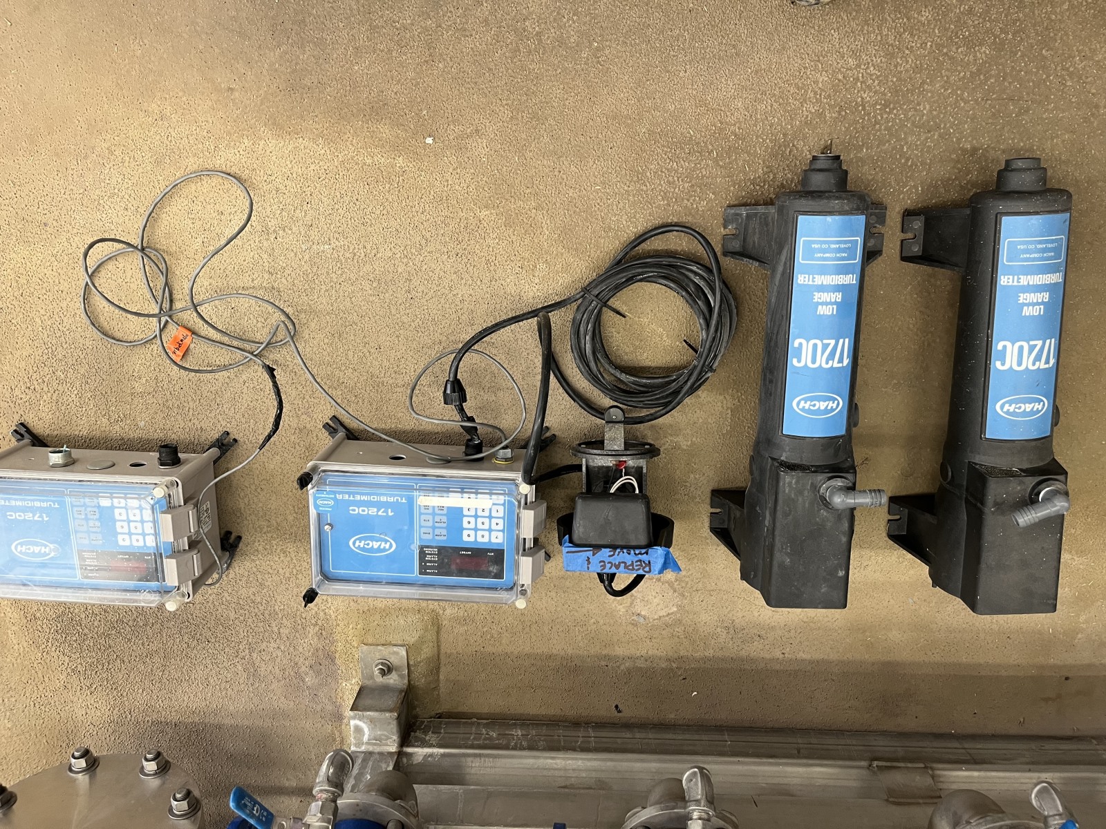 Hach 1720C low-range turbidimeters
