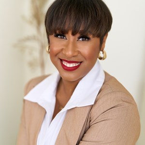 Photo of RaQuita Weathers