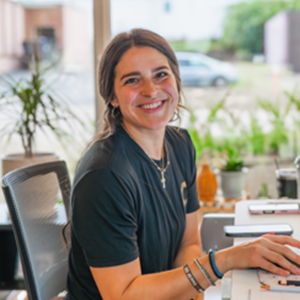 Photo of Laura VanLanduit