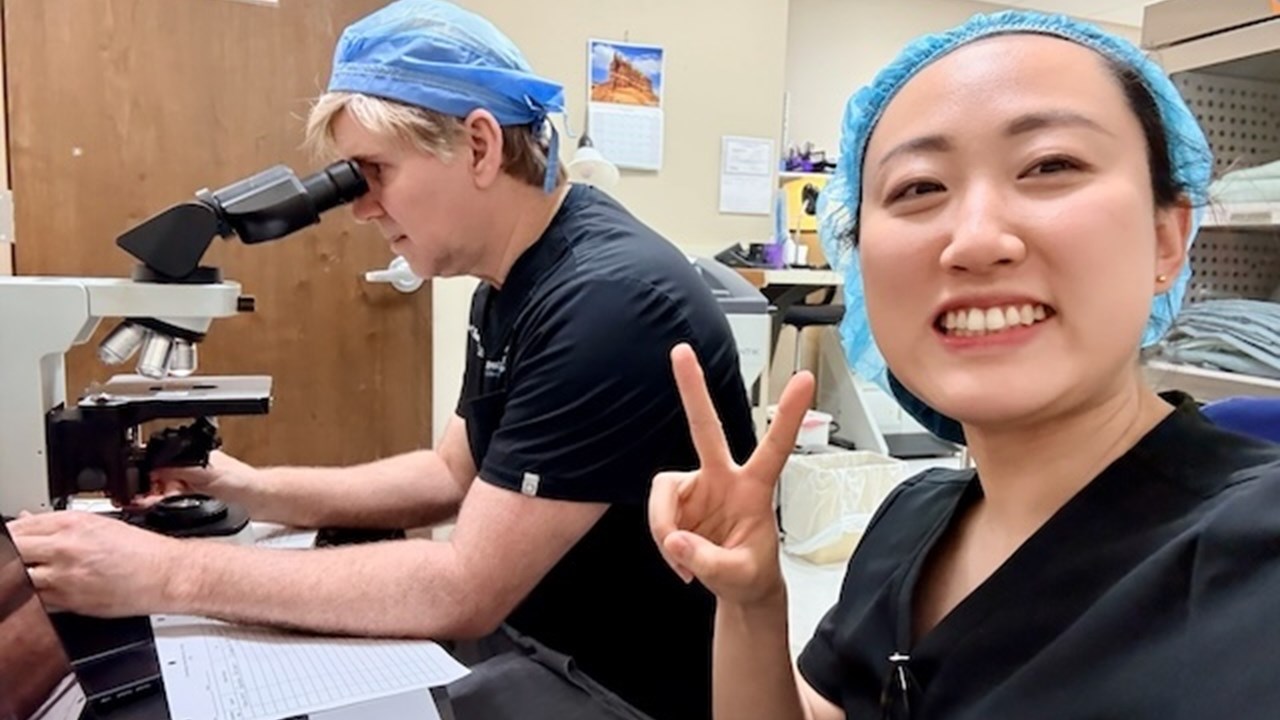 Feeling the groove at the microscope