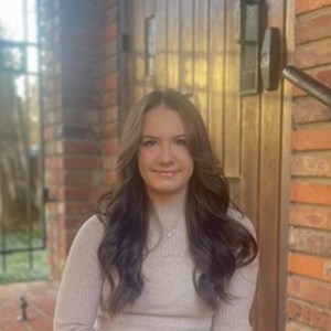 Photo of Lauren Allen