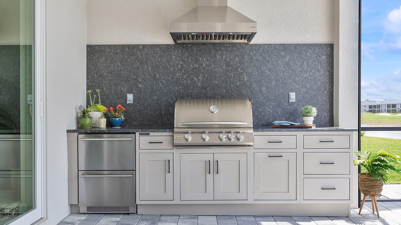 Outdoor Kitchen