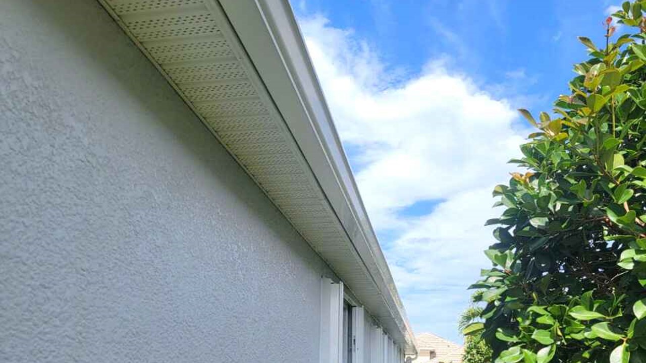 House Washing, Gutter and Soffit Cleaning in Cape Coral