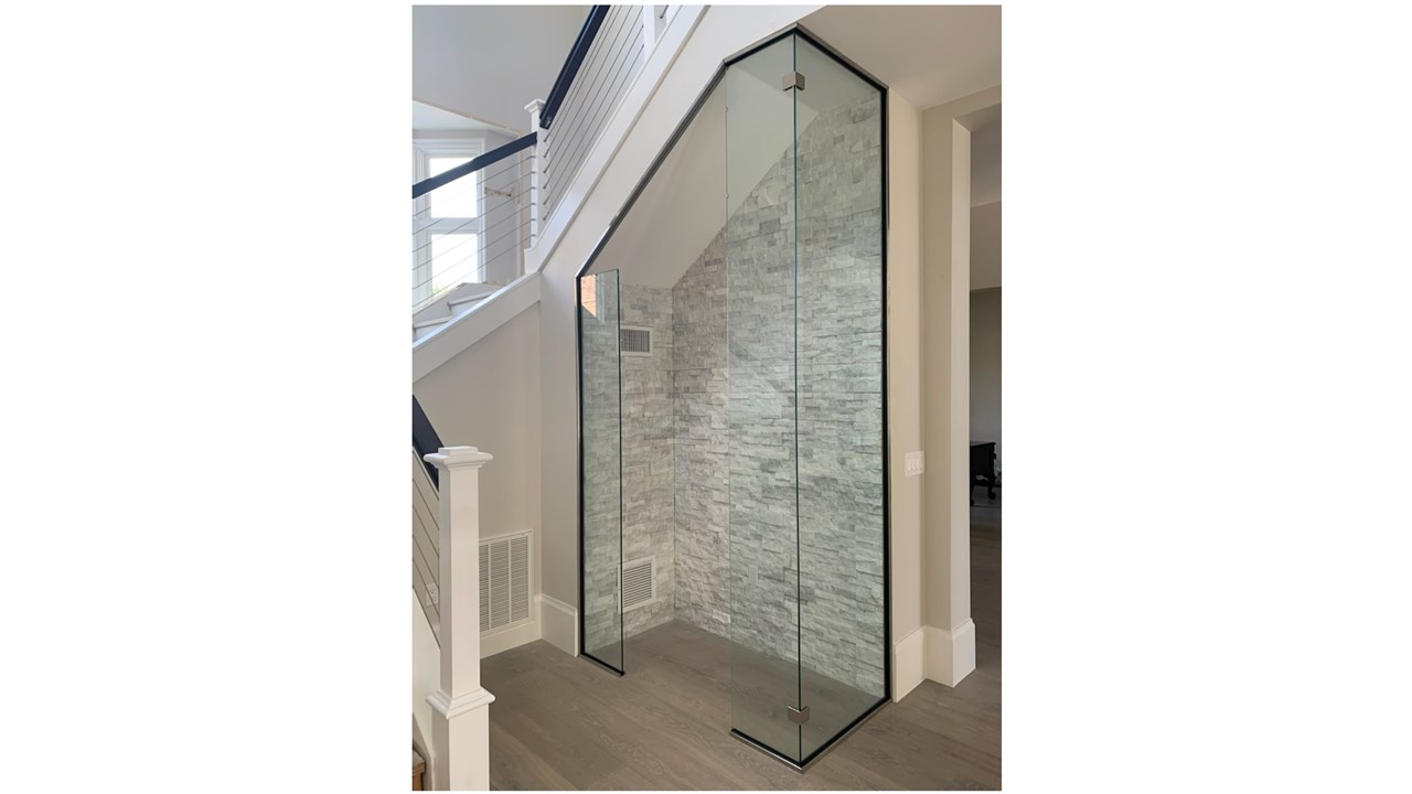 A Unique Glass Wine Enclosure
