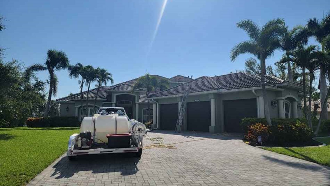 Driveway Pressure Washing in Cape Coral