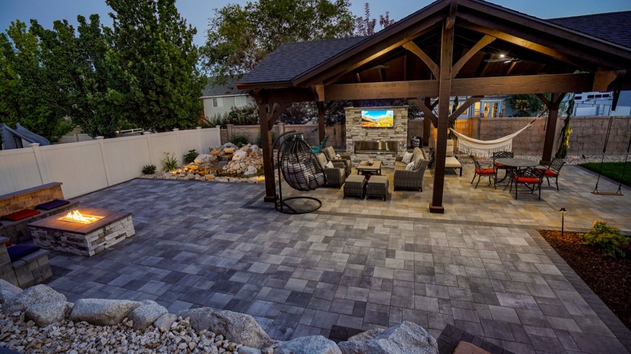 Riverton Outdoor Oasis 