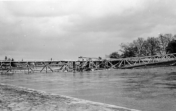 A bridge that has been destroyedDescription automatically generated with medium confidence
