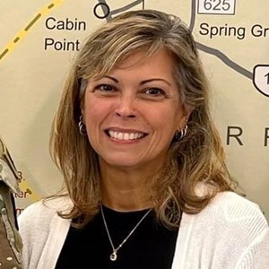 Photo of Lezlie Ellis