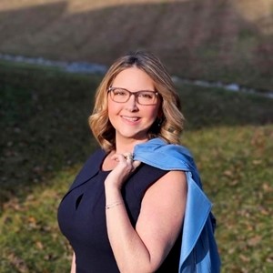 Photo of Leeanne Hudson