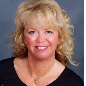 Photo of Lisa McArthur