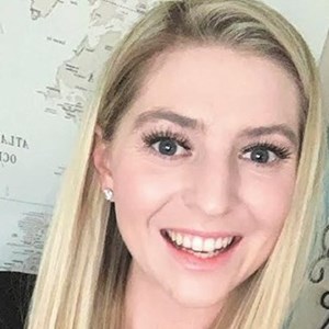 Annie Hurst